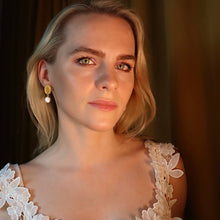 Load image into Gallery viewer, Playdate Pearl Earrings