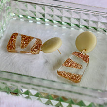 Load image into Gallery viewer, Cyndi Earrings