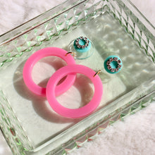 Load image into Gallery viewer, Kira Illusion Hoop Earrings
