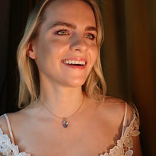 Load image into Gallery viewer, Subtle Stella Necklace