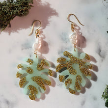Load image into Gallery viewer, Monstera Dame Earrings