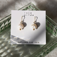 Load image into Gallery viewer, Minimalist Freshwater Pearl Earrings