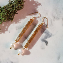 Load image into Gallery viewer, Long Drop Pearl Earrings