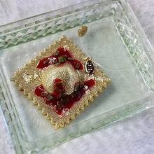 Load image into Gallery viewer, Ravioli d'Oro Ornament