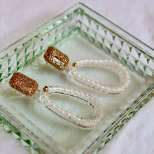 Load image into Gallery viewer, Sunken Pearl Earrings