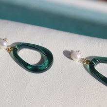 Load image into Gallery viewer, Karolina Hoop Earrings