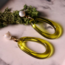 Load image into Gallery viewer, Karolina Hoop Earrings
