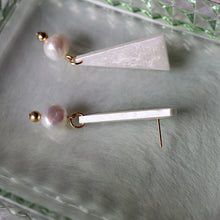 Load image into Gallery viewer, Delta Freshwater Pearl Earrings