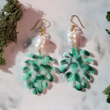 Load image into Gallery viewer, Monstera Dame Earrings

