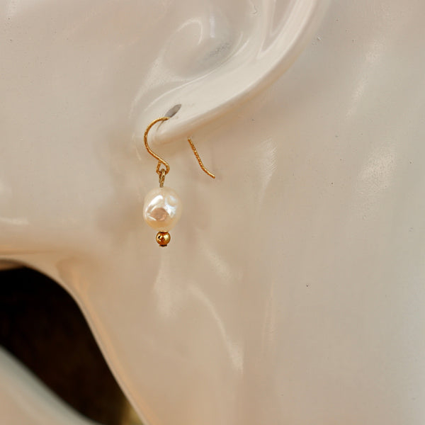 Minimalist Freshwater Pearl Earrings