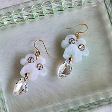Load image into Gallery viewer, Titania Earrings
